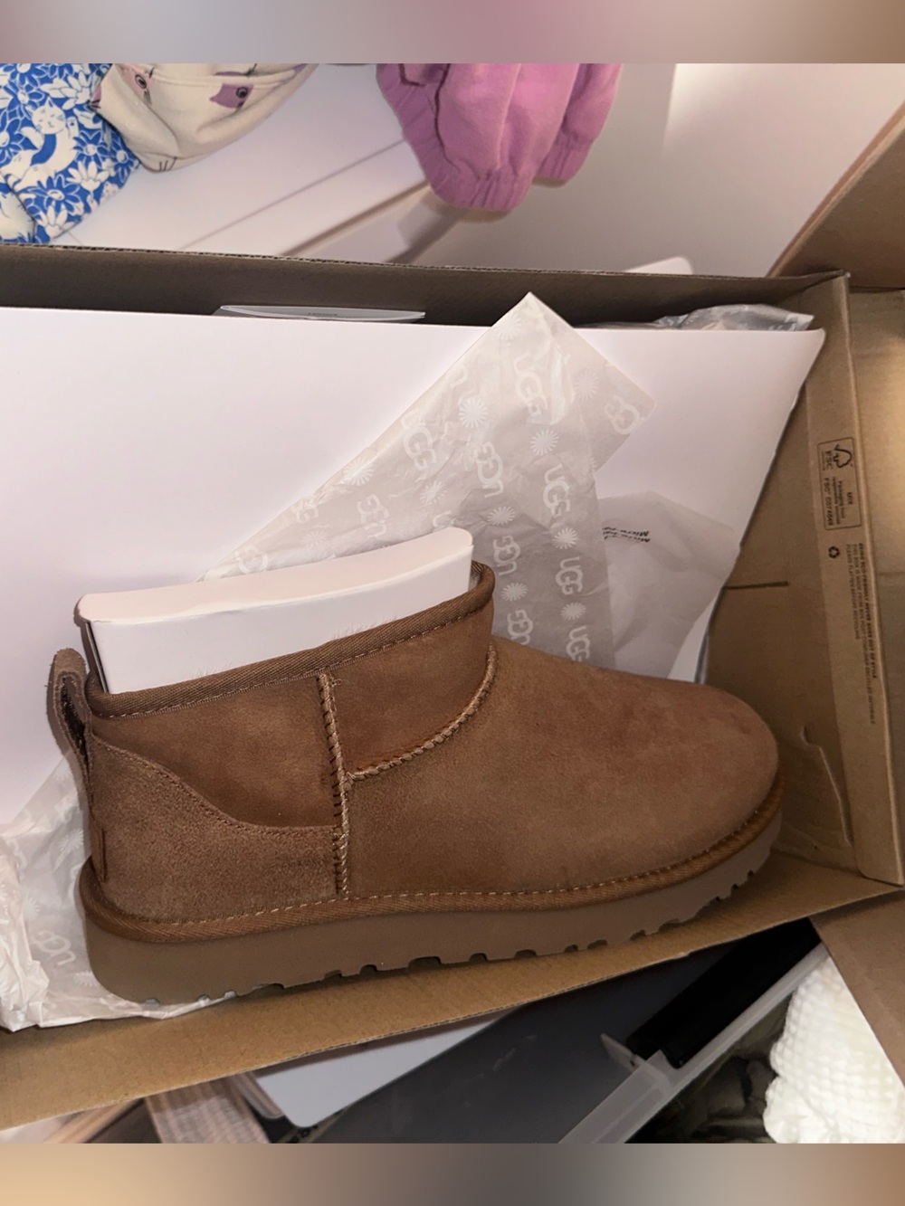 NIB UGG Mini Boot in Chestnut Suede